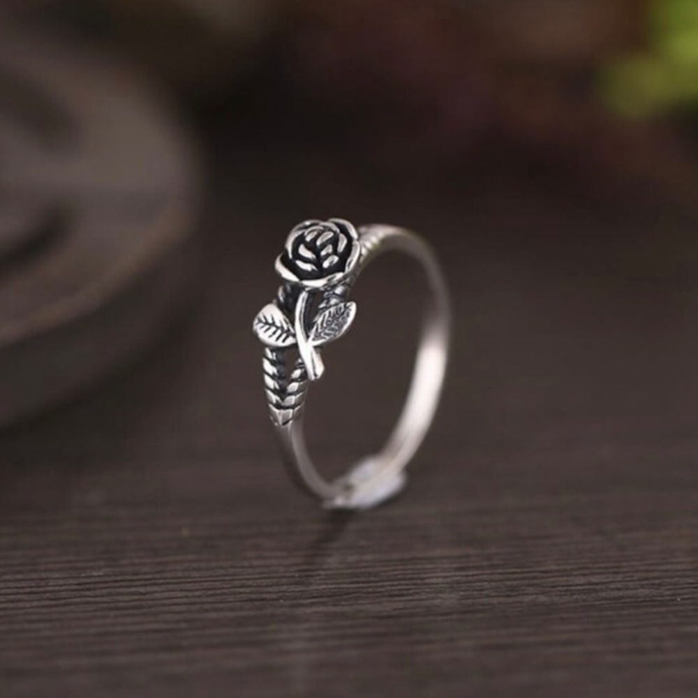 New 925 Ancient Silver Rose Flower Ring Size 8 Only one available